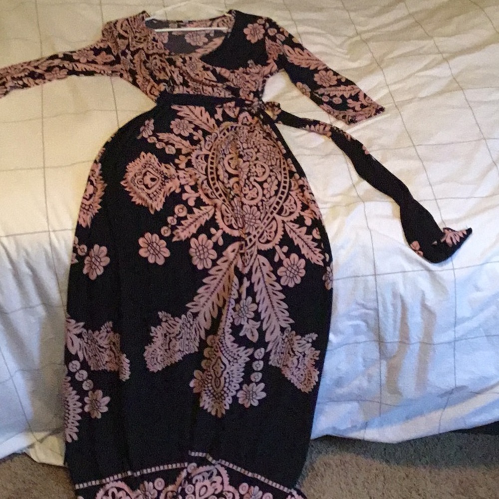 Maternity maxi dress